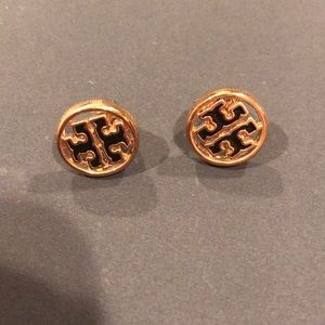 Tory Burch stud earnings